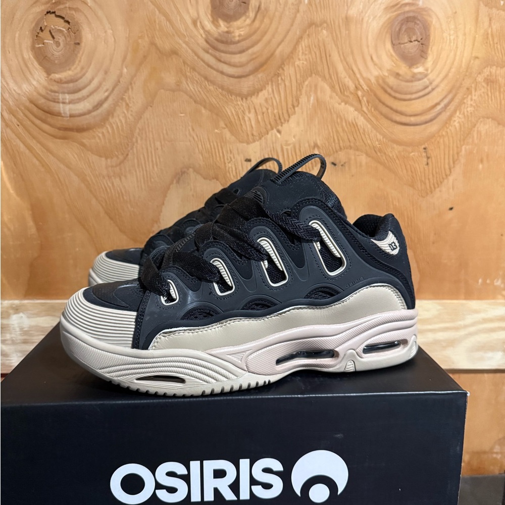 Osiris D3 2001 — Classic Black/Black/Tan Skate Shoes (Size 10) - Picture 2 of 6